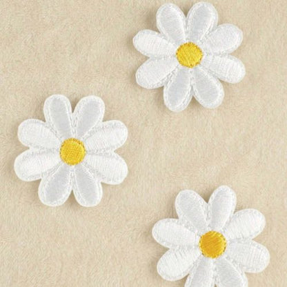 1 Piece Daisy Embroidery iron on patch